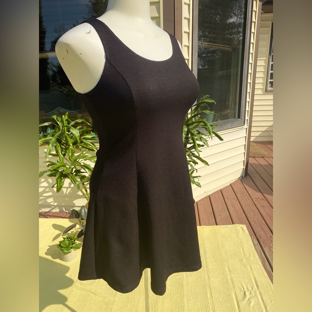 Timing brand Women’s Large Black Waffle Pattern Summer Above the Knee Dress